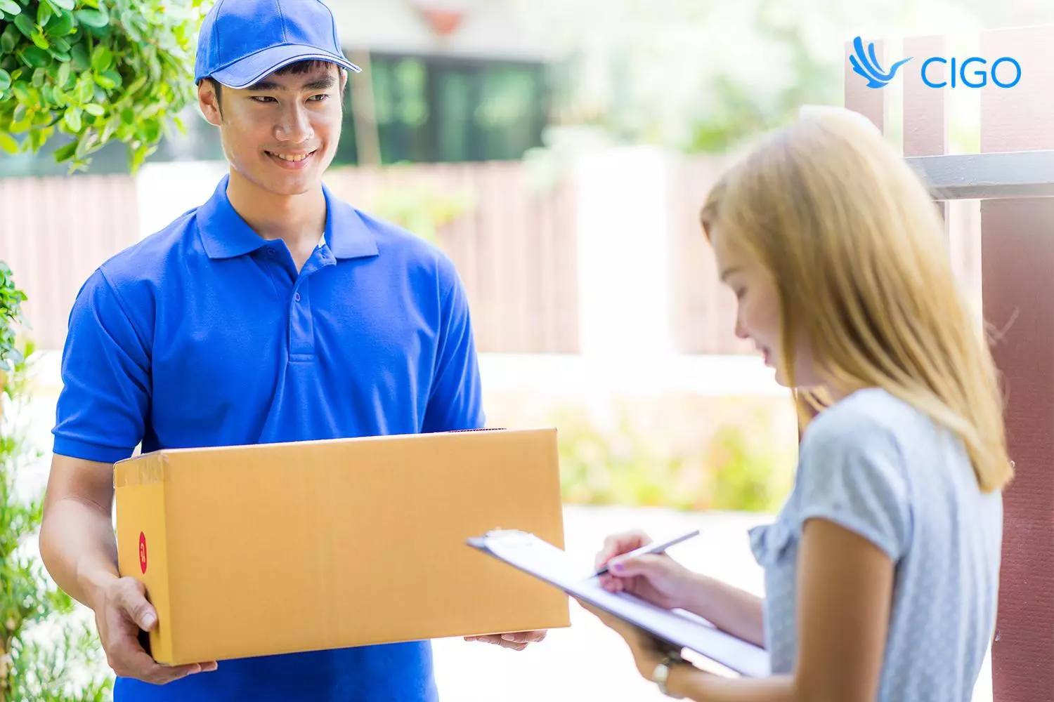 Customer signing for a completed delivery, capturing proof of delivery for final mile delivery services
